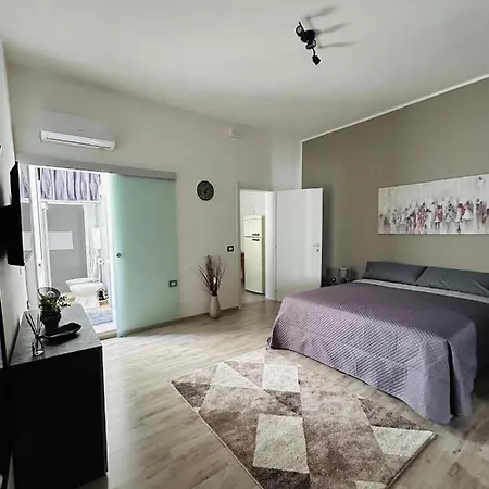 Essential House Apartamento Brindisi