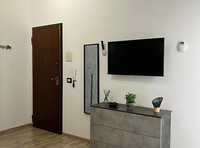 Essential House * Brindisi